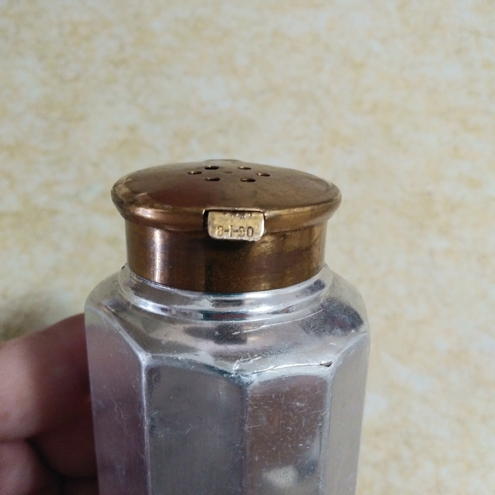 Yardley Invisible Talc Tin Container - Picture 5 of 8